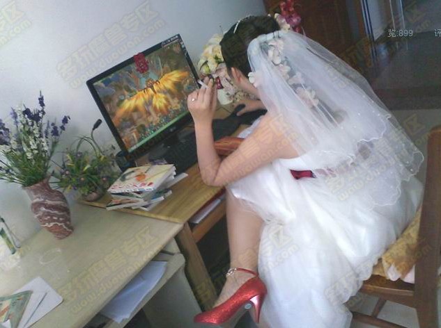 שם:  新娘打魔兽.jpg
צפיות: 222
גודל:  64.1 קילובייט