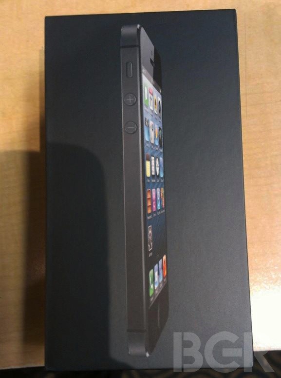 שם:  iphoen5unboxing1.jpg
צפיות: 129
גודל:  78.4 קילובייט