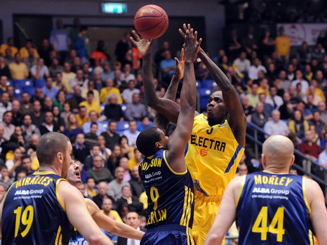 שם:  1410535-18.jpg
צפיות: 122
גודל:  69.5 קילובייט