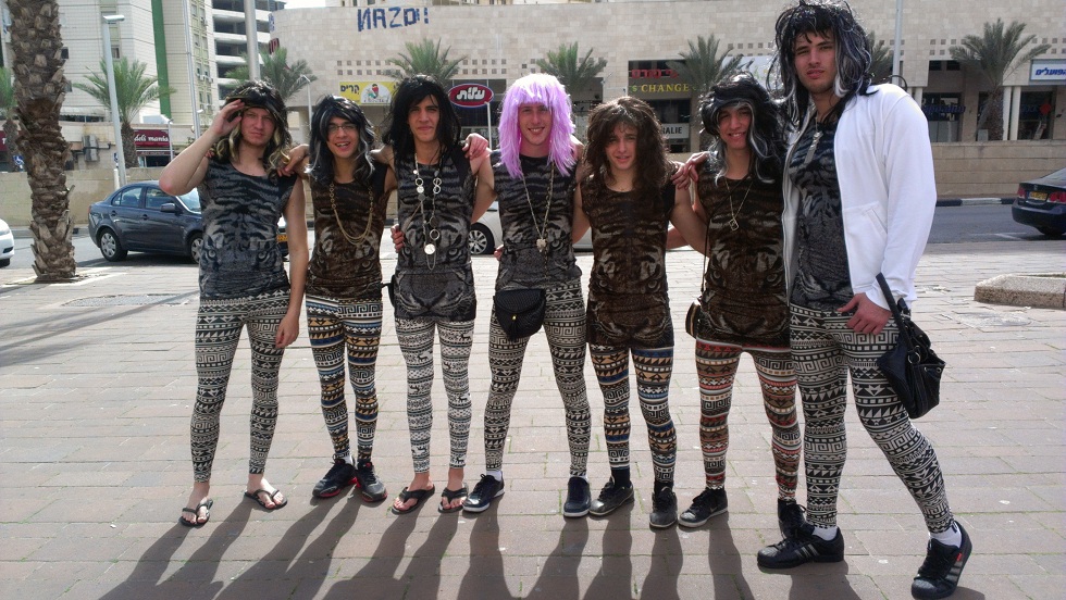 שם:  12.jpg
צפיות: 2890
גודל:  264.8 קילובייט